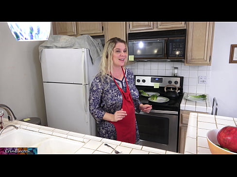 ❤️ Stepmom milking him in the kitchen before his date. ❤❌ Anal video at en-gb.porn-milf300.ru ️❤